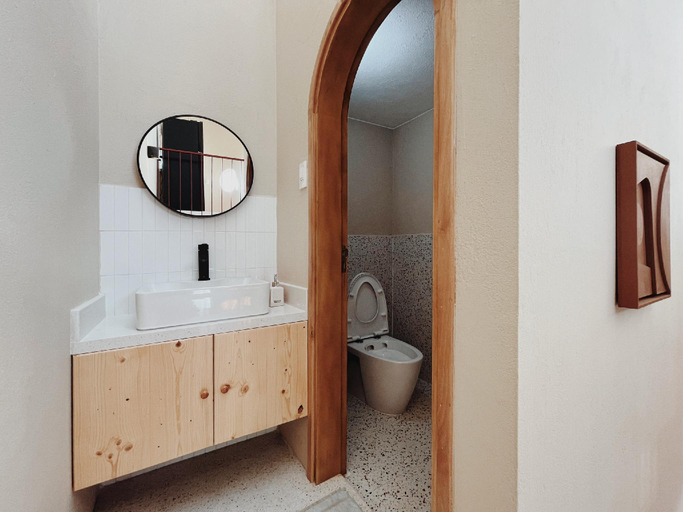 Bathroom 4, XOM House Sea Lake, Pleiku