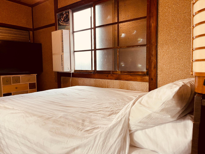 Bedroom 2, Surrounded by the R River and mountains, everyone's inn, Kawakaze, Shirahama