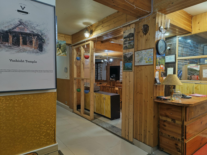 Food & Drinks 3, Hotel Shandela near mall road, Kullu