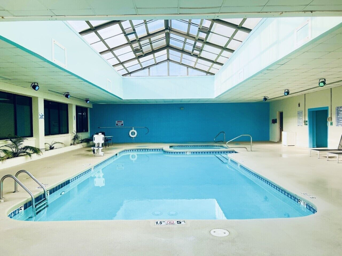 Sport & Beauty 2, DoubleTree by Hilton Atlantic Beach Oceanfront, Carteret