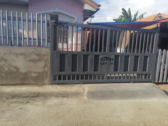 Transient 2BR House with AC Near Vista Mall, Davao City