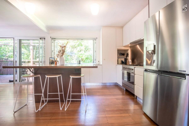 Others 5, Mid-Century Modern Retro Beach House, Caloundra - Caloundra N.