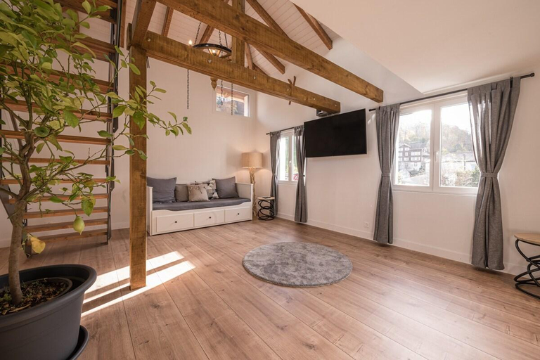 Others 3, Stay Switzerland - 2 Bedroom Mountain View Apt, Interlaken