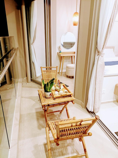 Exterior & Views 14