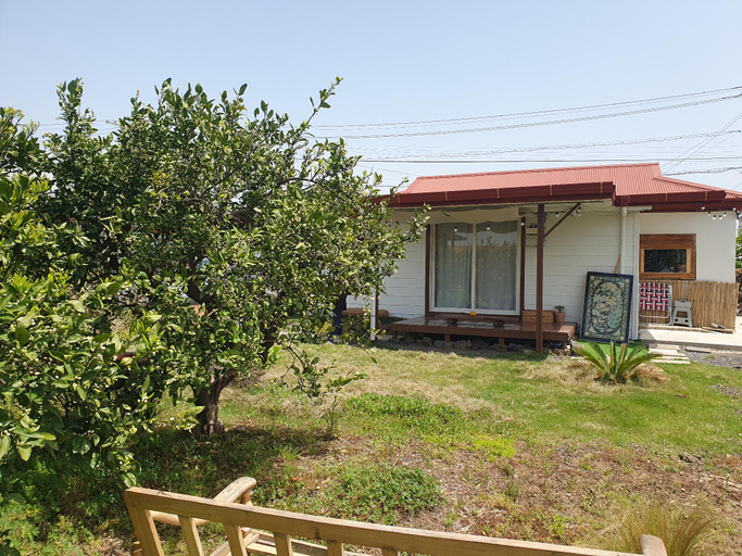 Exterior view, Jeju Sorongkoji, Seogwipo
