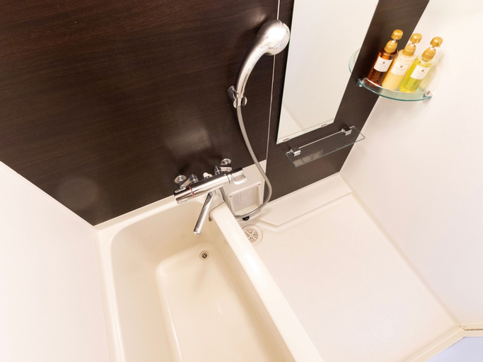 Bathroom 14