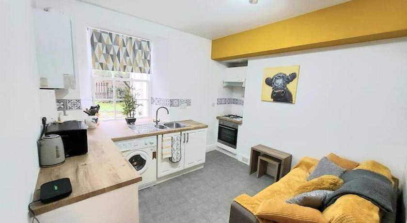 Dining Room 5, Beautiful city centre flat in traditional building, Aberdeen