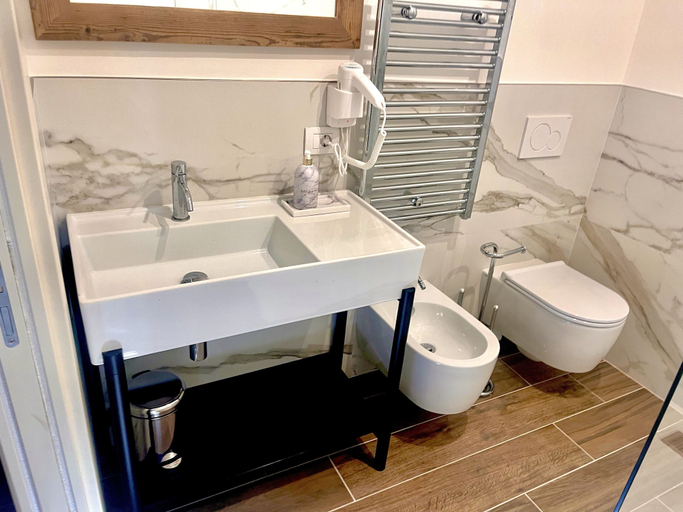 Bathroom 5, Star Soave Rooms, Verona