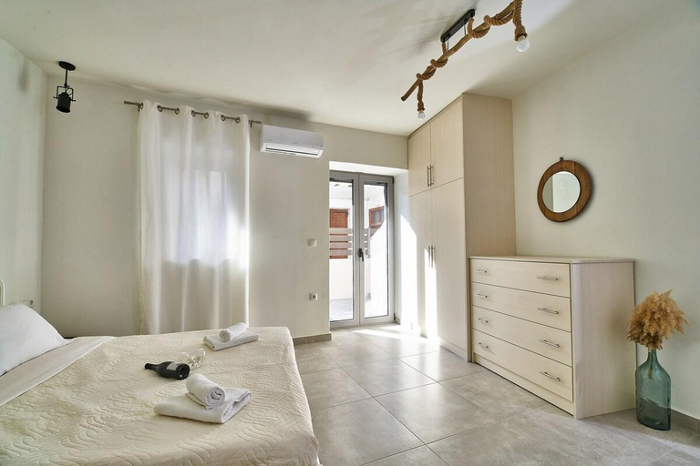 Others 5, Villa Vagelia, Crete