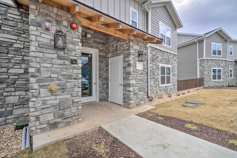 Exterior & Views 2, Family-Friendly Branson Condo ~ 3 Mi to Strip, Taney