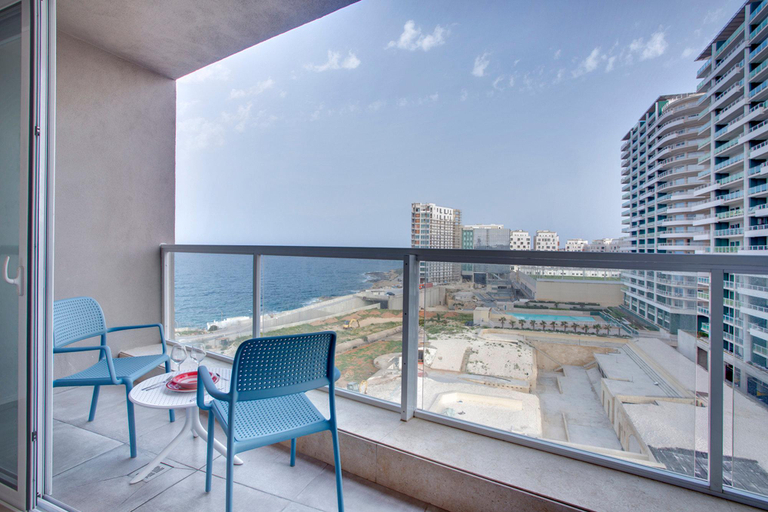 Others 5, Modern Seaview Apartment In a Prime Location
