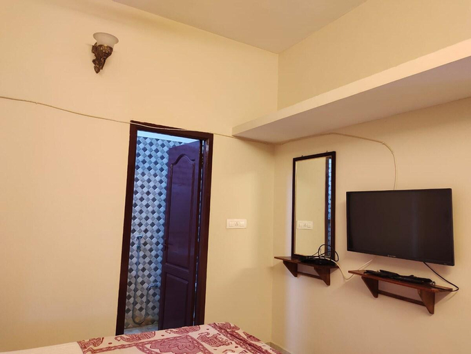 Mordern 3 BHK Flat with ACs and TVs, city center, Viluppuram