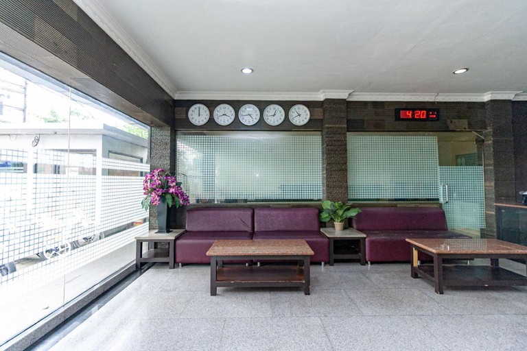 Public Area 3, RedDoorz Premium @ Hotel Ratu Residence, Jambi