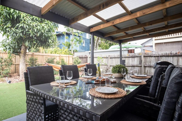 Food & Drinks 4, Modern Pet-friendly Mudjimba Townhouse, Maroochy - Coastal North