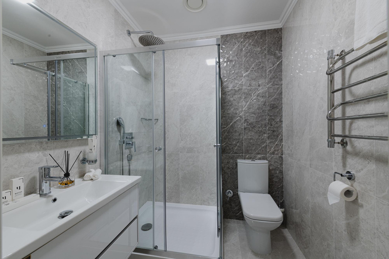 Bathroom 5, Zarafshon Parkside Hotel, Samarkand