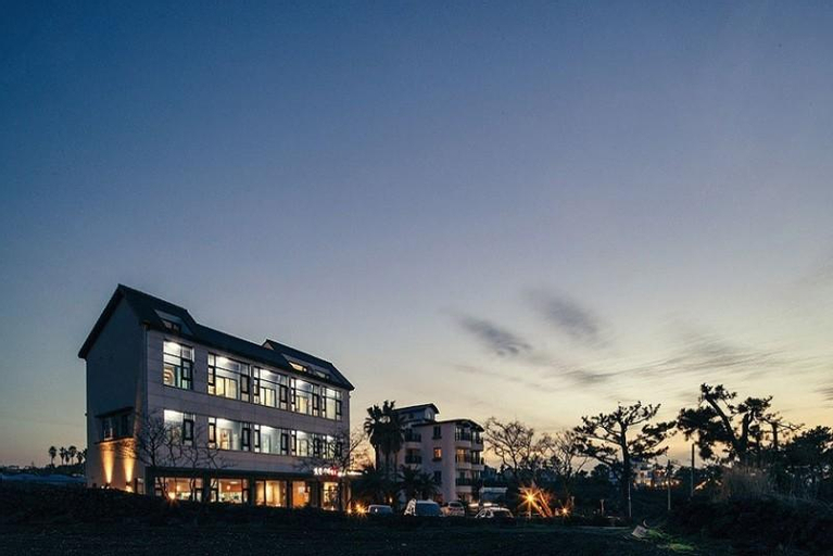 Jeju Blue Els Spa &amp; Pool Pension, Jeju