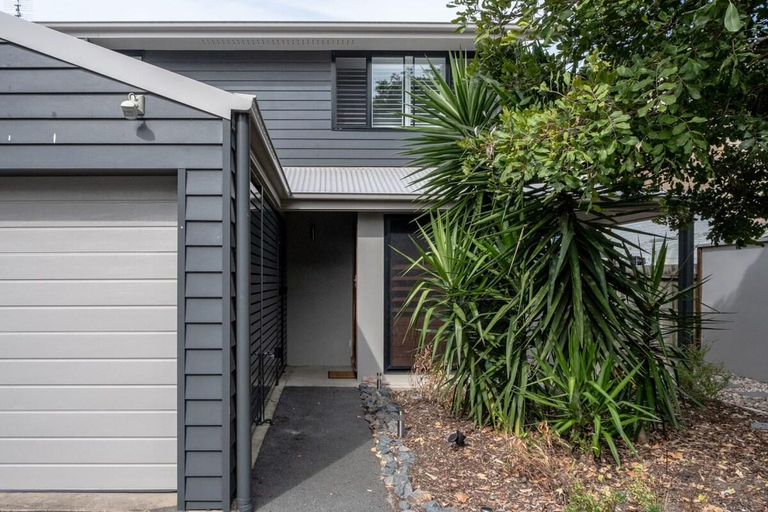 Exterior & Views, Modern Pet-friendly Mudjimba Townhouse, Maroochy - Coastal North