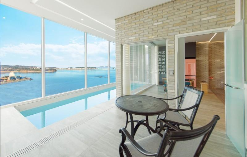 5, Daebudo (Yeongheungdo) Seven Blaser Pool Villa, Ongjin