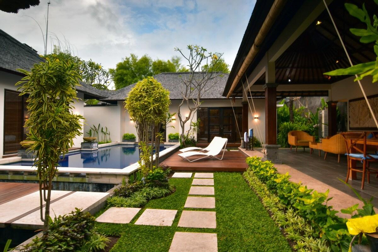 SP2003 - 2 Bedroom Balinese Style Villa Seminyak, Badung