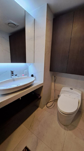 Bathroom 5, Aston Private Apartment 2105 Floor 21 Batam, Batam