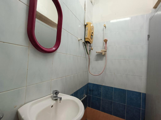 Bathroom 3