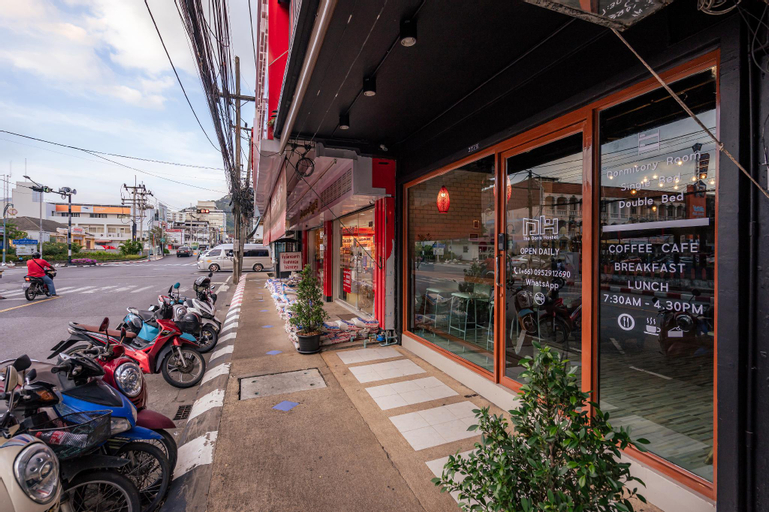 Exterior & Views 14