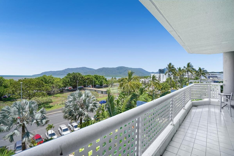 Bedroom 3, Cairns Luxury Waterview Apartment, Cairns
