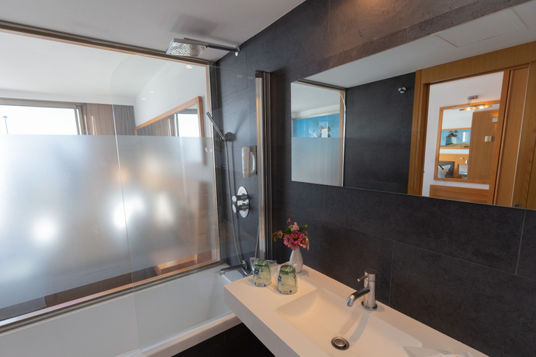 Bathroom 5, R2 Bahía Playa Design Hotel & Spa Wellness - Adults Only, Las Palmas