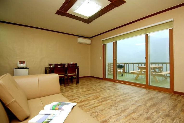 Others 3, Gapyeong Jes Valley Pension, Gapyeong