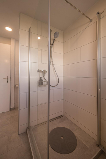 Bathroom 2, Stay Switzerland - 2 Bedroom Mountain View Apt, Interlaken