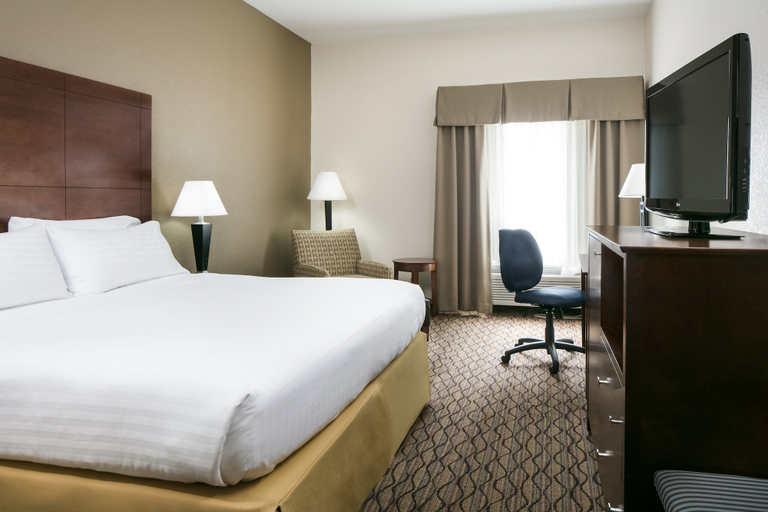Bedroom 4, Holiday Inn Express & Suites CLINTON by IHG, Clinton