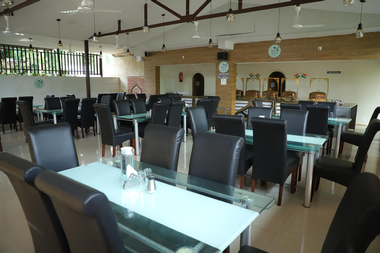 Food & Drinks, Treebones resort and adventure park, The Dangs