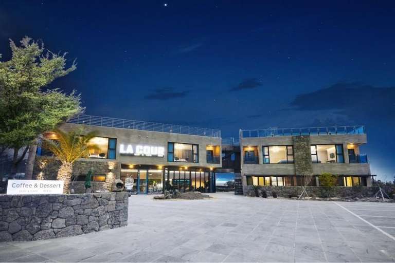 Jeju Aewol Lakour Pool Villa Pension, Jeju