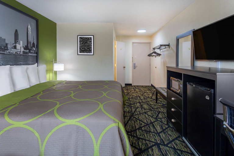 Bedroom 3, Super 8 by Wyndham Wooster, Wayne