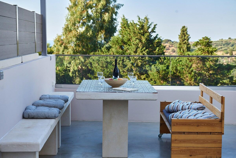 Others 3, Villa Vagelia, Crete