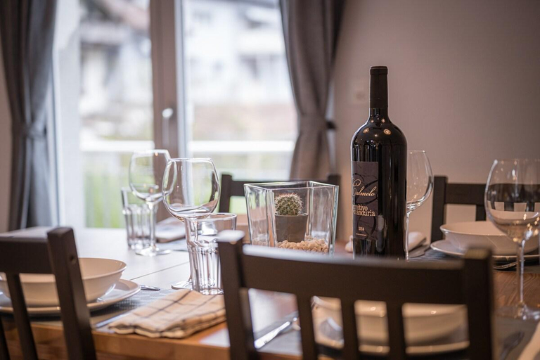 Others 5, Stay Switzerland - 2 Bedroom Mountain View Apt, Interlaken