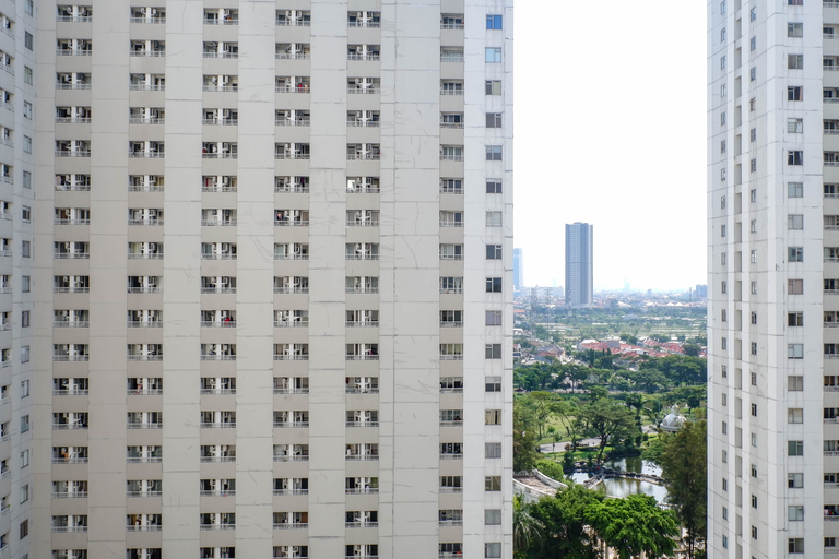 Exterior & Views, Cozy Living Studio with Pool View at Educity Surabaya Apartment By Travelio, Surabaya