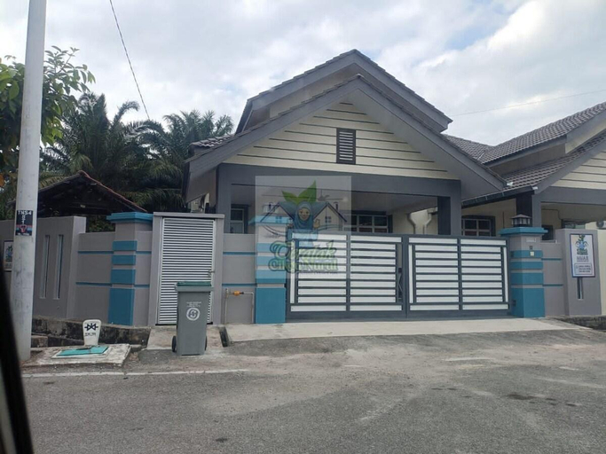 Exterior & Views 1, Teratak Cikgu NURUL Muar POOL muslim 6 BEDS, Muar