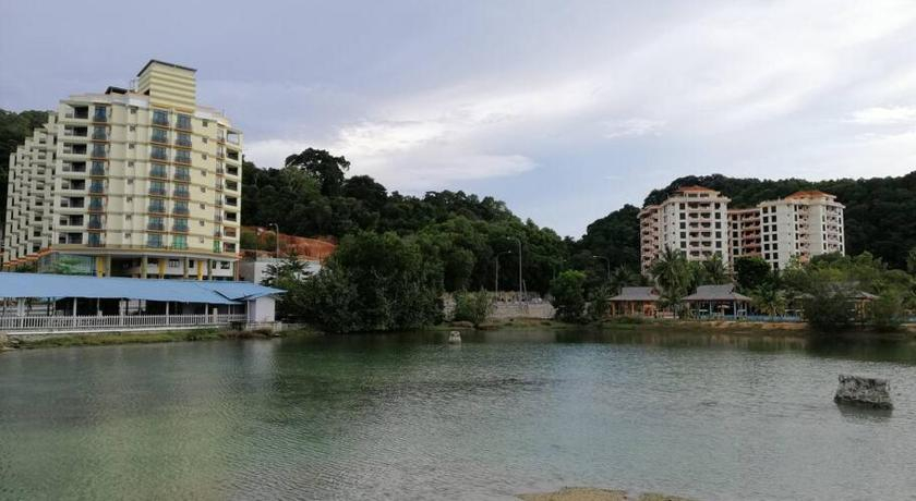 *Relaxing Homestay at Lumut* - *Marina Cove Resort*, Manjung