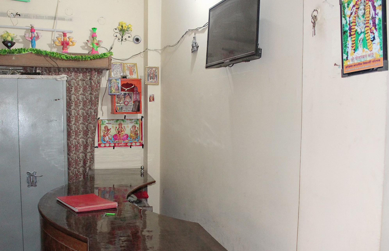 Others 5, Pitambra Vishranti Grah, Datia