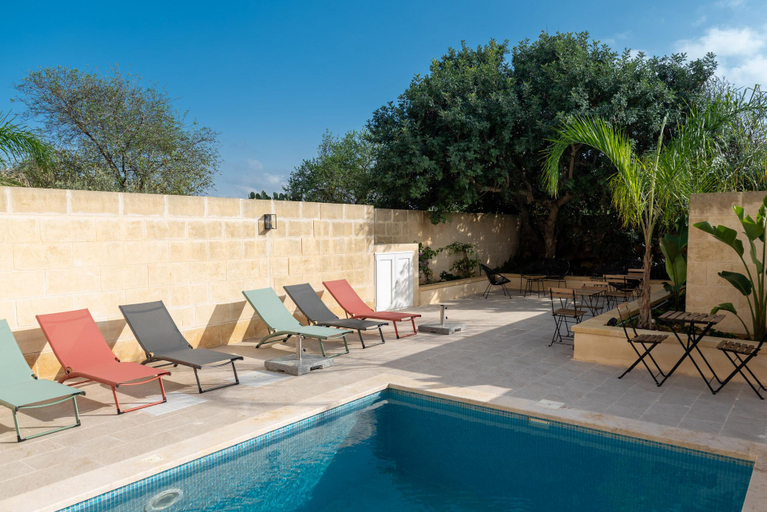 Sport & Beauty 2, The Carob Tree B&B