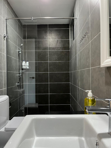 Bathroom, Cozy Suite 1 with Mountain & Theme Park Views, Kinta
