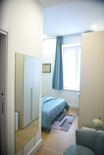 Bedroom 2, Il giardino delle ninfee, Napoli