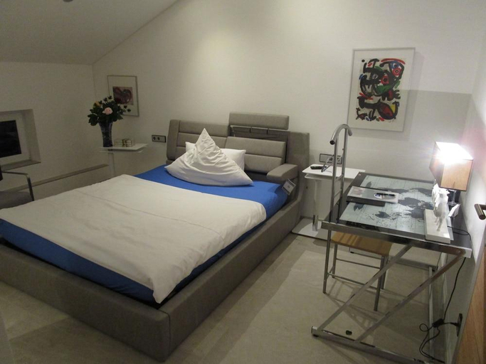 Bedroom 3, Resorthotel Chalet Valley, Miesbach
