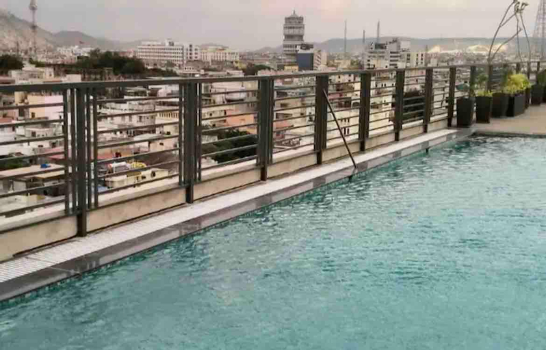 Morden studio apartment with rooftop & pool, Jaipur