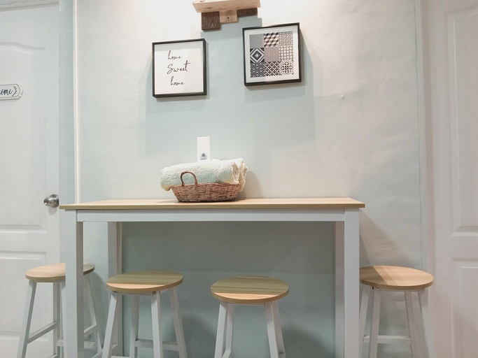 Others 3, The PAD Staycation | 2BR with PS4, Netflix, WIFI, Valenzuela