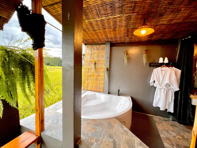 Bathroom 2, Chalong Kanya Resort, Tha Wang Pha