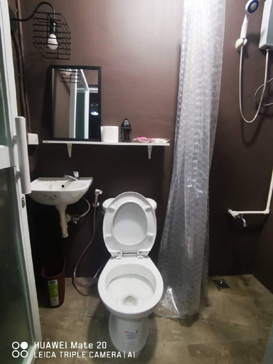 Bathroom, Poolside Room, Dagupan City