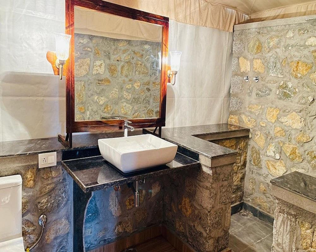 Bathroom 3, Jawai Pugmark Safari Lodge, Pali