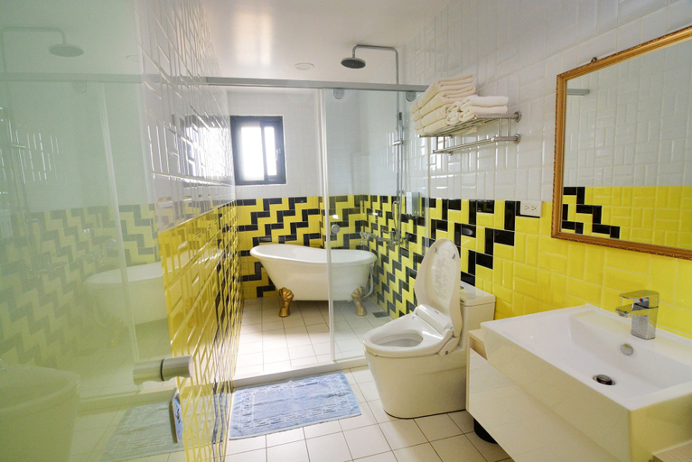Bathroom 4, Say Yeah Inn, Penghu